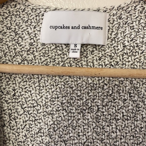 Cupcakes & Cashmere Calypso Fringe Cardigan - Picture 5 of 7